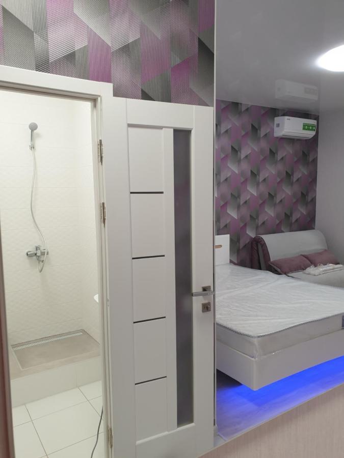 Apart Hotel Malinovskogo Charkiv Esterno foto